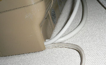 電気とCATVインターネットの線もココ