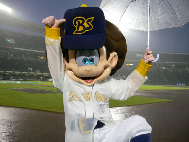 カメラを向けるとポーズを取ってくれるネッピー