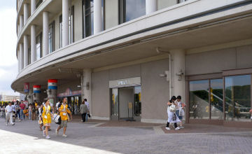 スーパーボックス入口