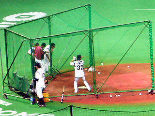 背番号32は根元